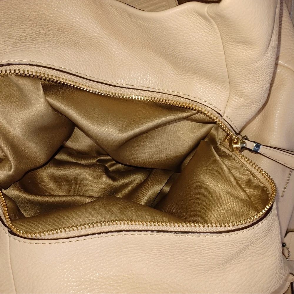 Coach Pebbled Tan Leather Madison Phoebe 3 Compartment Bag Like New Cond… - Picture 16 of 16